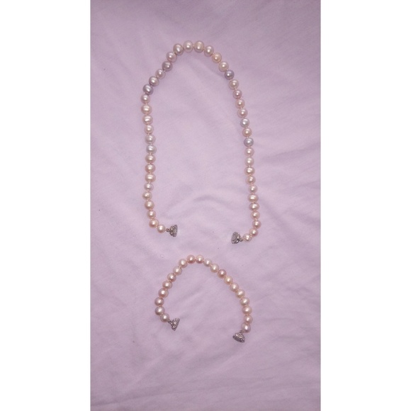 Pearl Necklace & Bracelet Set - Picture 2 of 3